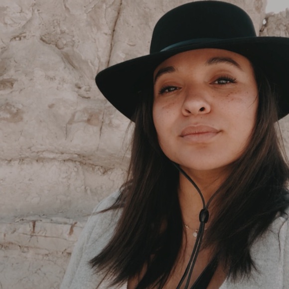 Meet your posher! - Picture 4 of 8